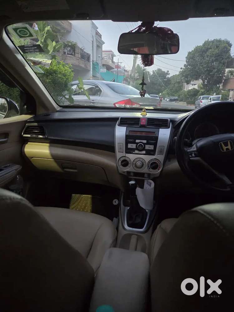Honda City Zx 2011 Petrol, Well Maintained, Officer Driven,