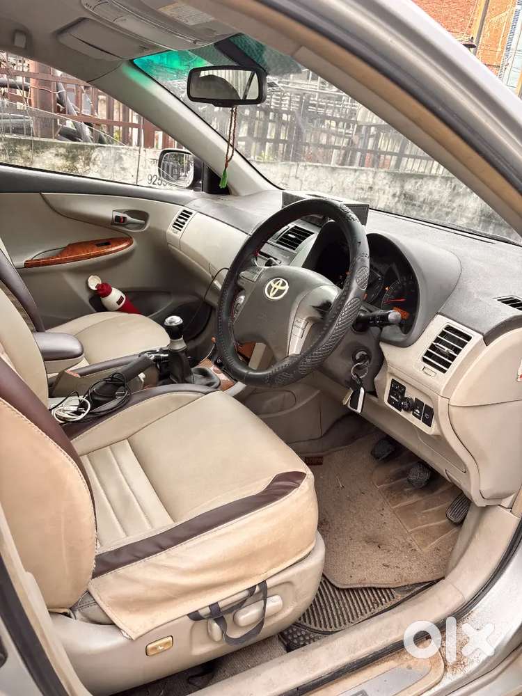 Toyota Corolla Altis 2011 Manual Petrol
