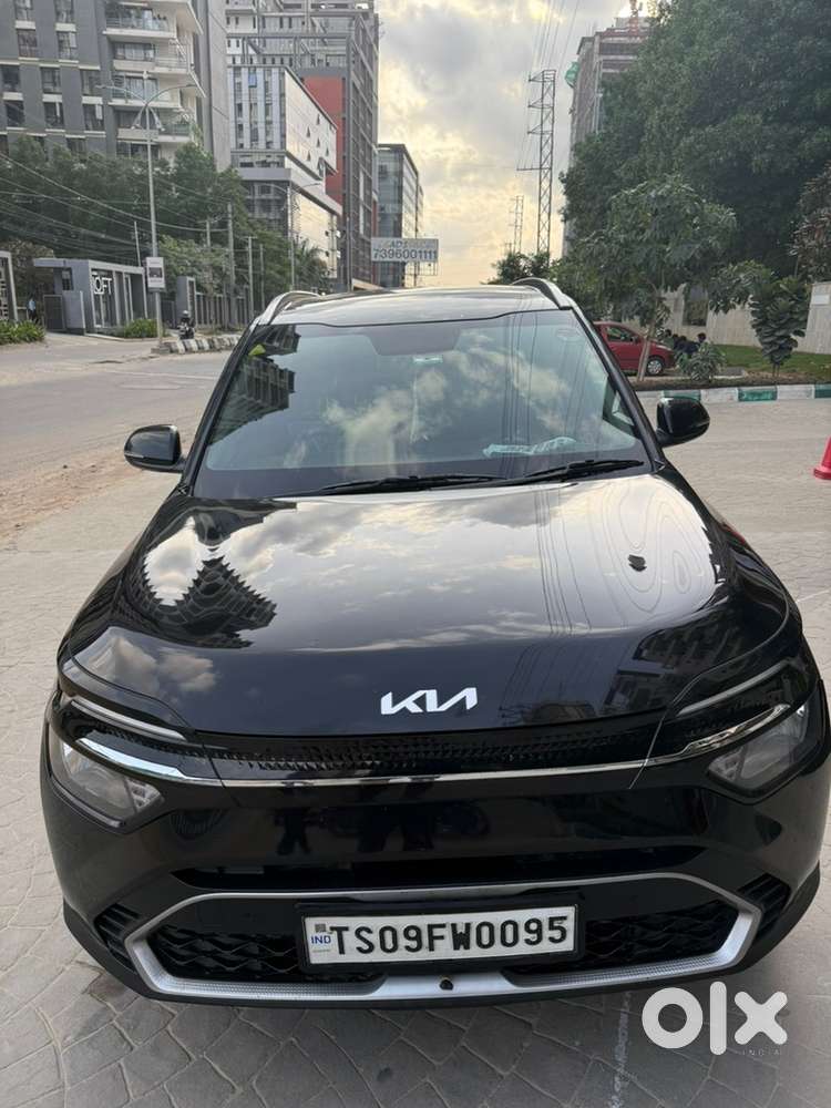 Kia Carens 2022 Drives