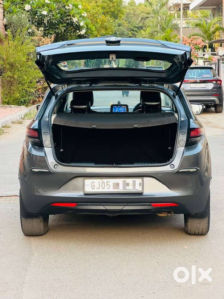 Tata Altroz Xz, 2022, Petrol