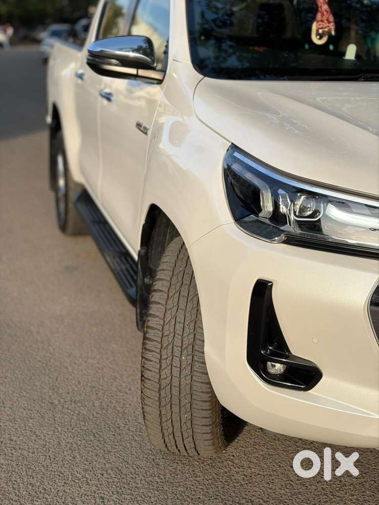 Toyota Hilux 4x4 At 2024 Model With Vip 0006 Number