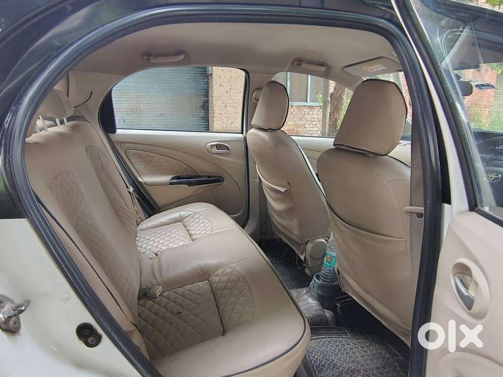 Toyota Etios Liva V Dual Tone, 2018, Petrol