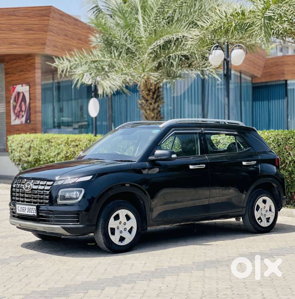 Hyundai Venue 1.2 S (o), 2022, Petrol