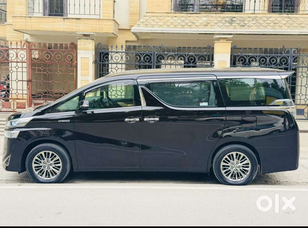 Toyota Vellfire 2.5 Executive Lounge, 2021, Petrol