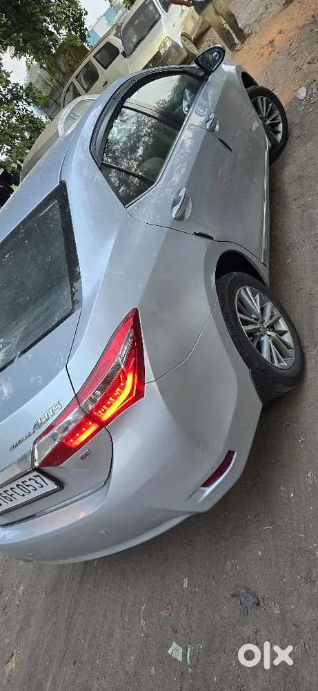 Toyota Corolla Altis Gl 1.8 &ndash; Luxury & Comfort