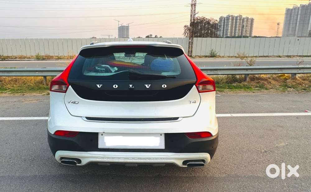 2016 Volvo V40 Country Petrol