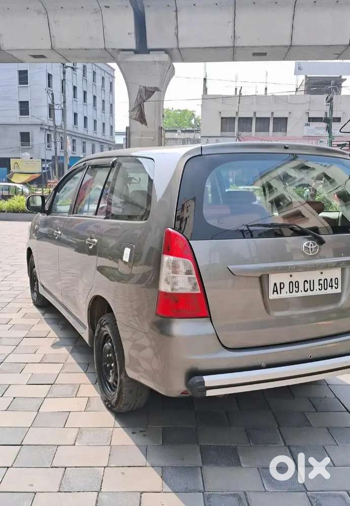Toyota Innova 2011 Diesel 102000 Km Driven