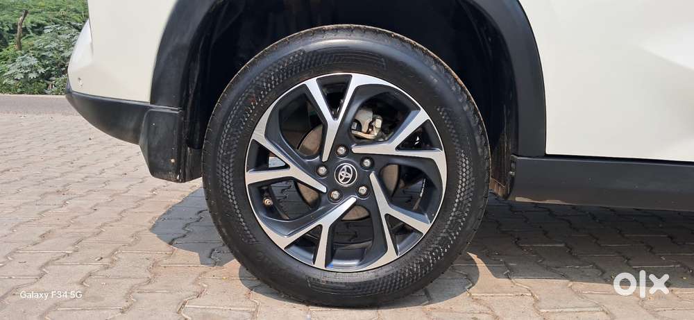 Toyota Urban Cruiser Hyryder 1.5 V Hybrid, 2024, Petrol