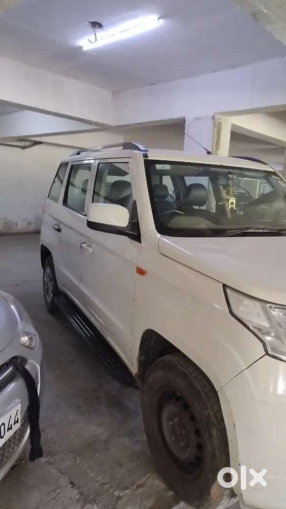 Mahindra Tuv 300 2016 Diesel 127000 Km Driven