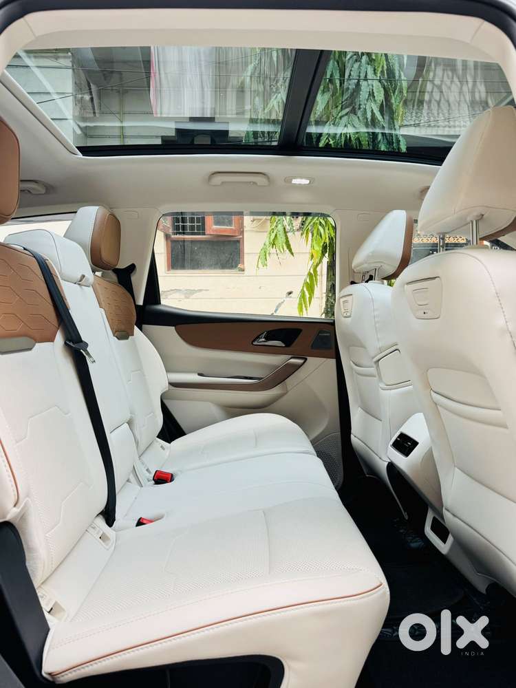 Mahindra Xuv 7xo Ax, 2026, Petrol