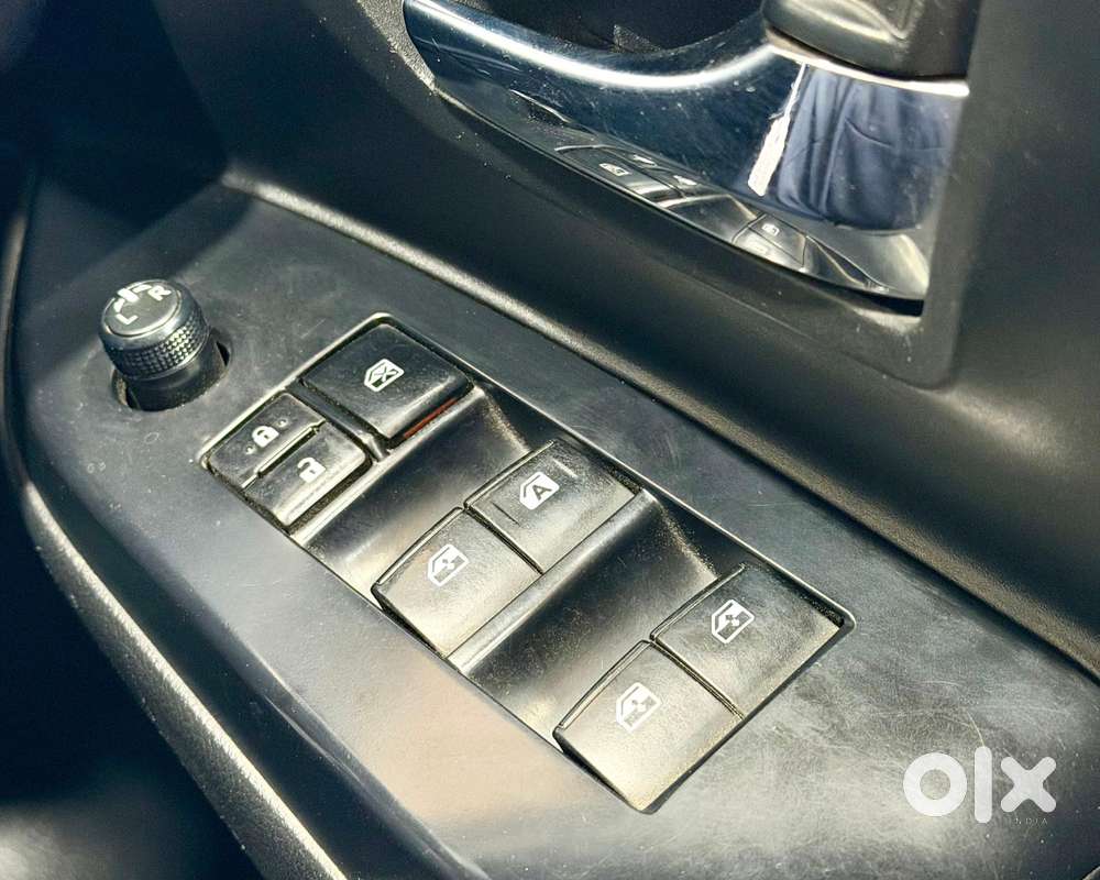 Toyota Innova Crysta 2.8 Gx At 8s, 2016, Diesel