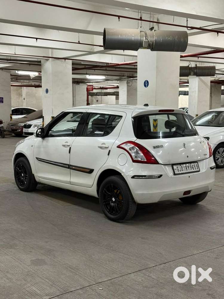 Maruti Suzuki Swift Vxi + Manual, 2017, Petrol