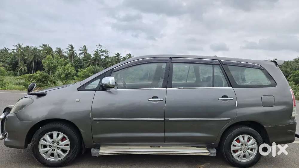 Toyota Innova 2.5 V7 2012