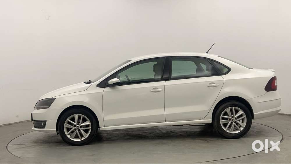 Skoda Rapid 1.0 Style At, 2020, Petrol