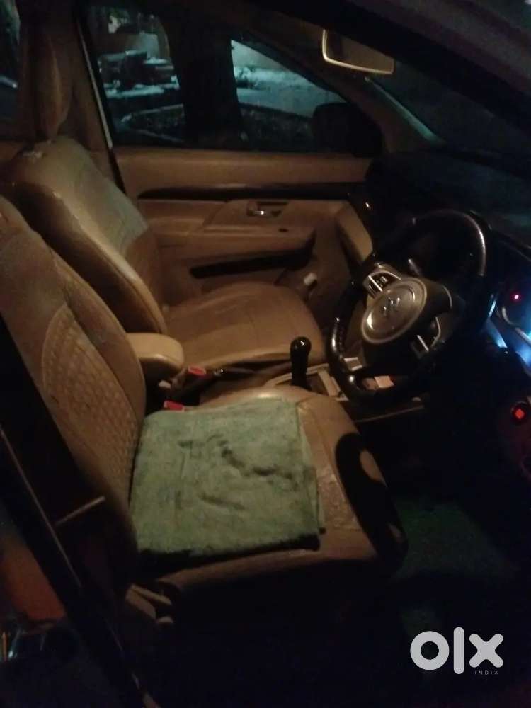 Maruti Suzuki Ertiga Zxi Cng 2023