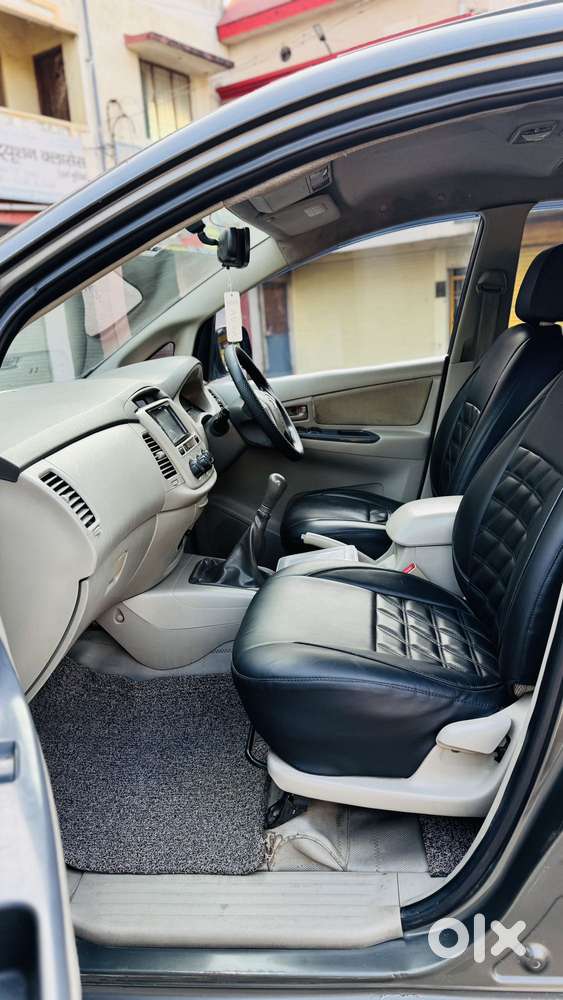 Toyota Innova 2.5 Gx 8 Seater Limited Edition, 2014, Diesel