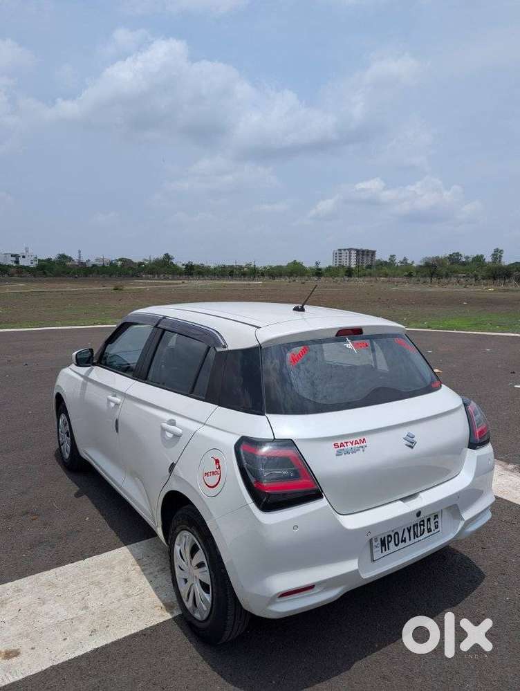 Maruti Suzuki Swift Vxi + Manual, 2025, Petrol