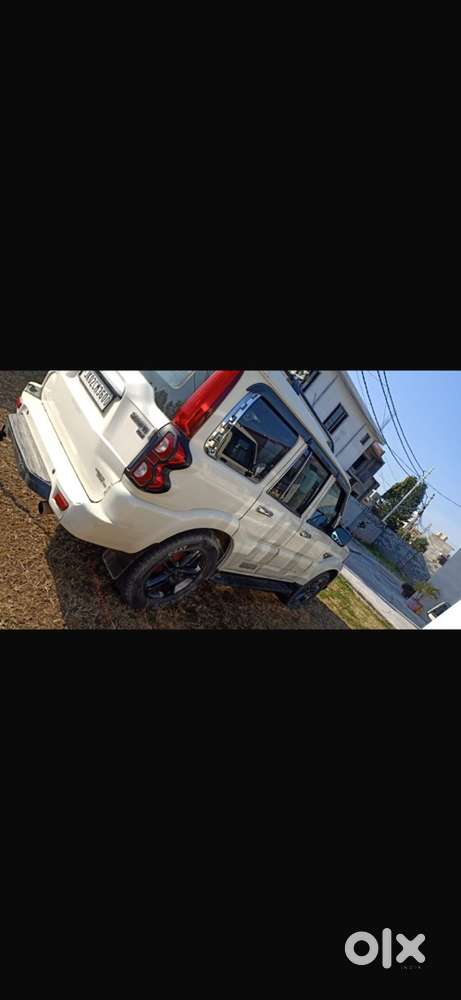 Mahindra Scorpio Classic 2021 Diesel 118000 Km Driven