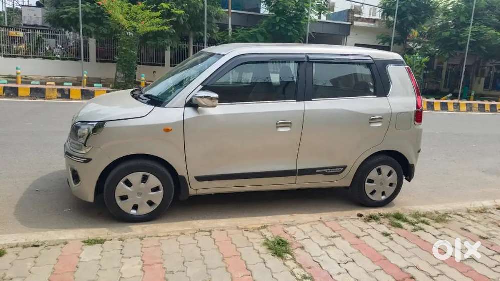 Well Maintained Family Used Car Bs6