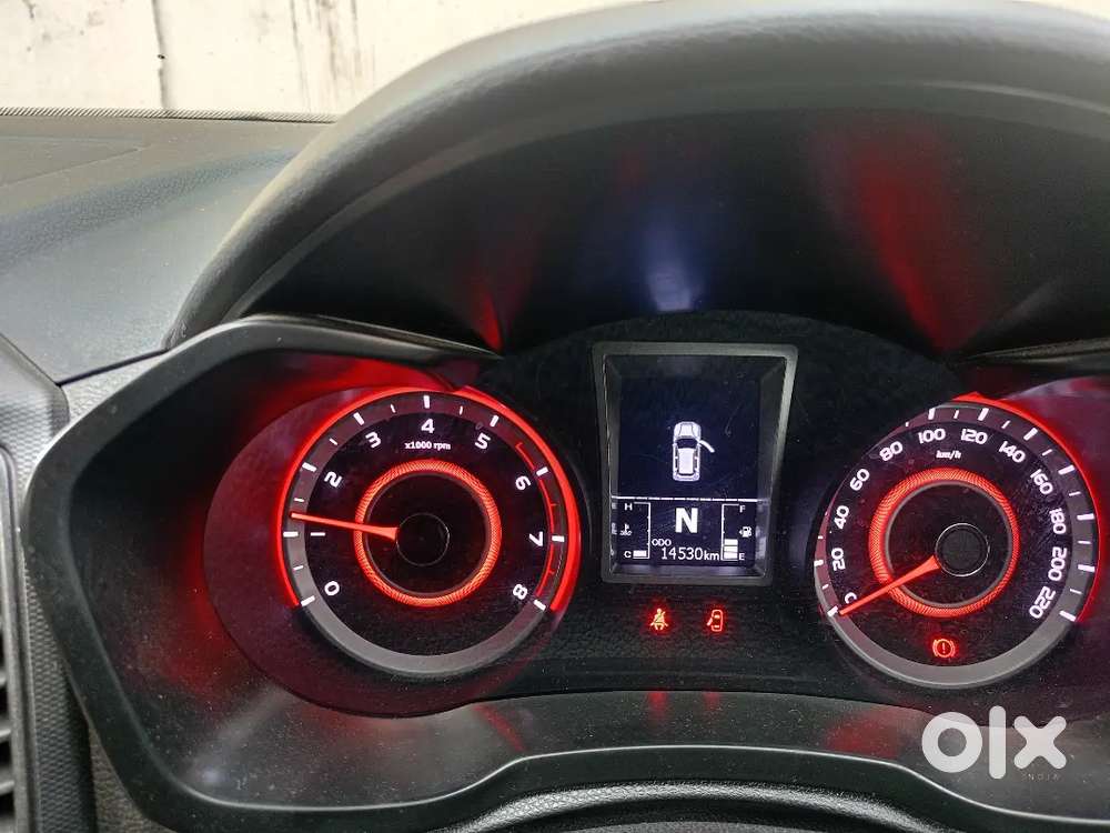 2023 Nov Xuv300 W6 Petrol Amt Aquamarine - 14500km Only - First Owner