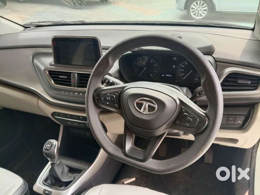 Tata Altroz Xz, 2022, Petrol