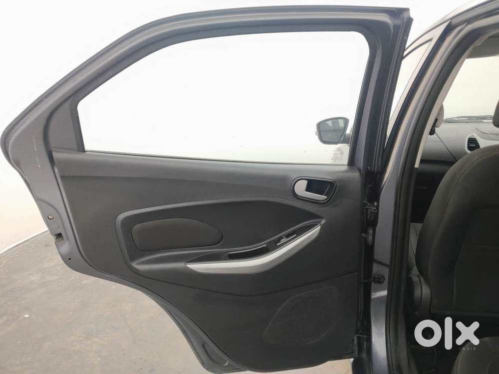 Ford Figo 2012-2015 Petrol Titanium, 2016, Petrol