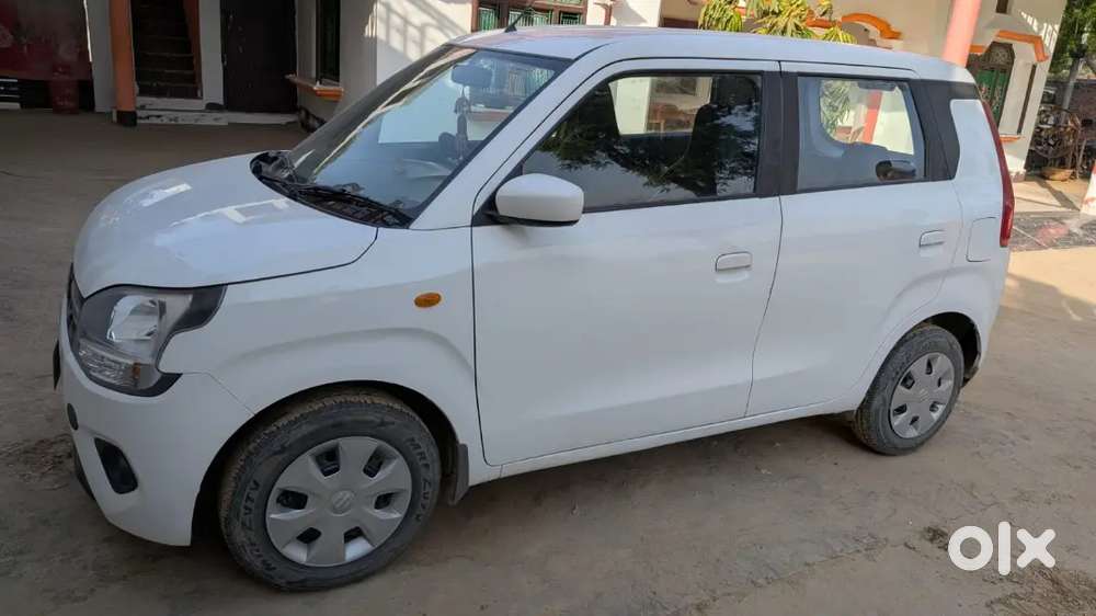 Gaadi Showroom Condition Me Hai Koi Bhi Dent Nhi Hai