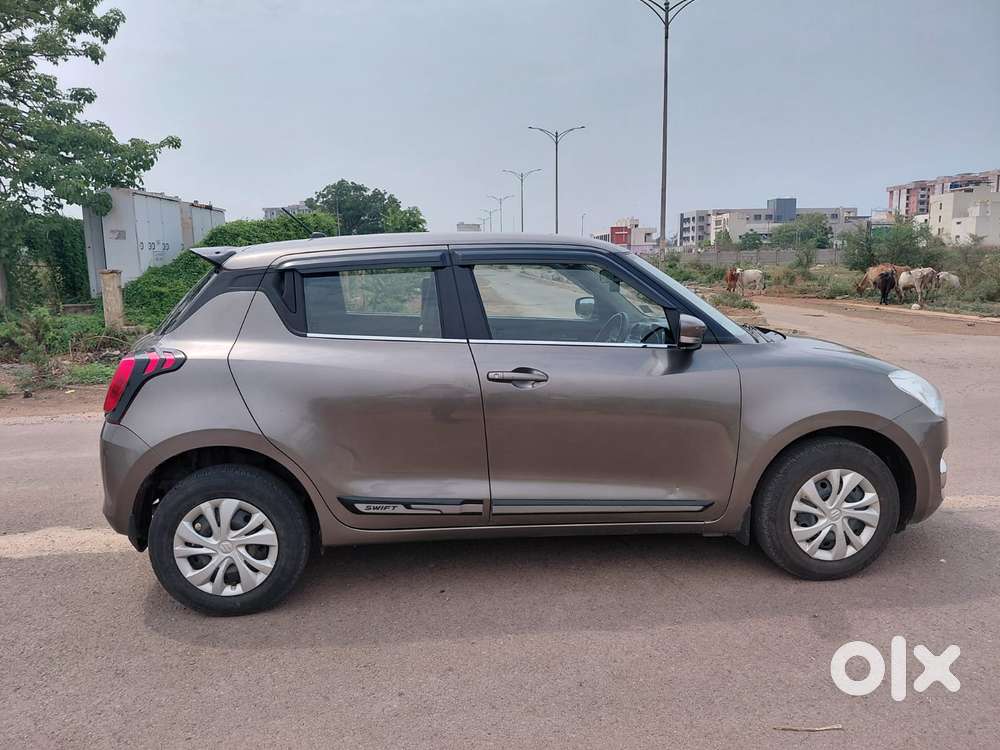 Maruti Suzuki Swift Vxi + Manual, 2022, Petrol
