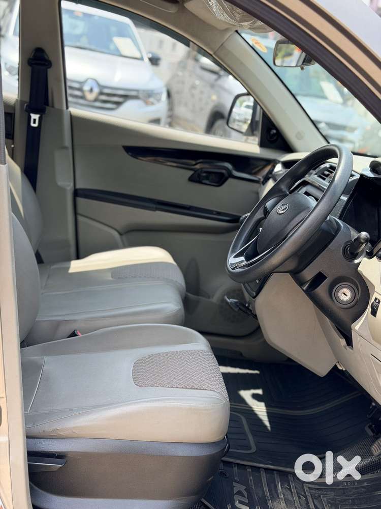 Mahindra Kuv 100 Mahindra-kuv-100-d75-k4-plus, 2017, Petrol