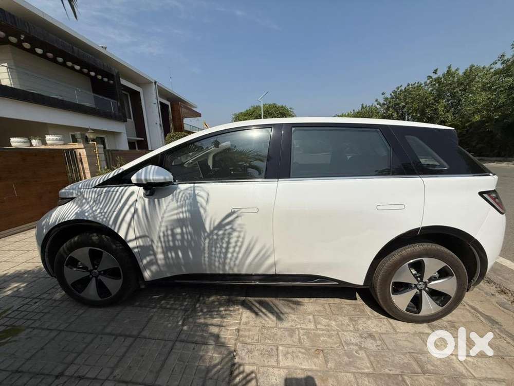 Mg Windsor Ev 2024 November Electric 28000 Km Driven