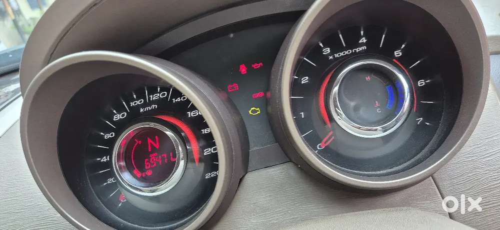 Mahindra Xuv500 2014 W8