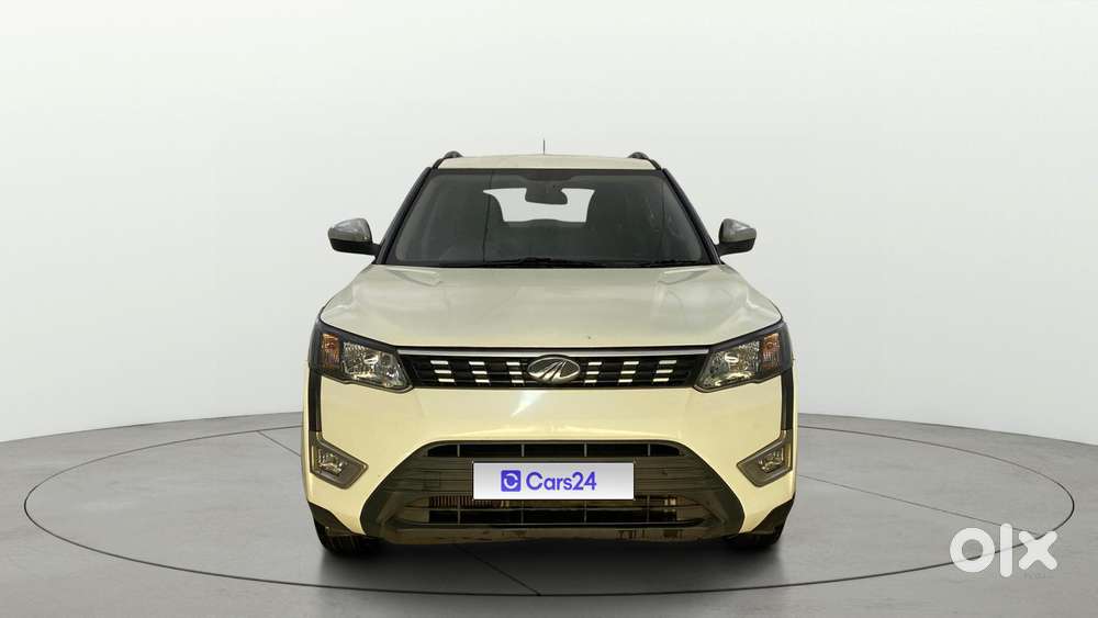 Mahindra Xuv300 1.2 W8 (o) Amt Petrol, 2022, Petrol