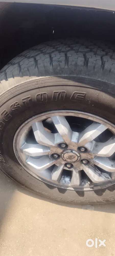 Mahindra Tuv 300 2016