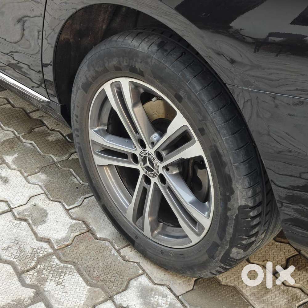 Mercedes E220d Exclusive Rear Recliner