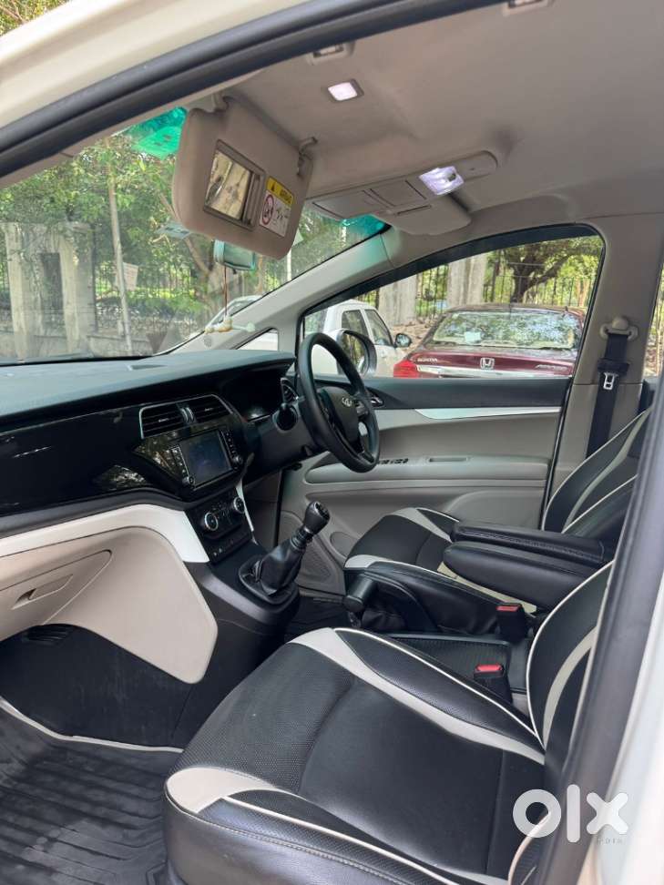 Mahindra Marazzo M6, 2018, Diesel