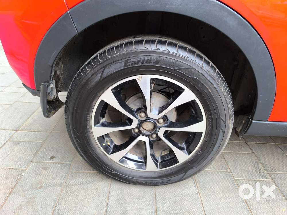 Tata Nexon 1.2 Revotron Xza Plus, 2020, Petrol