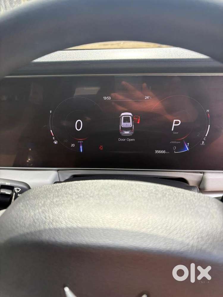 Mahindra Xuv700 2023 Petrol Well Maintained