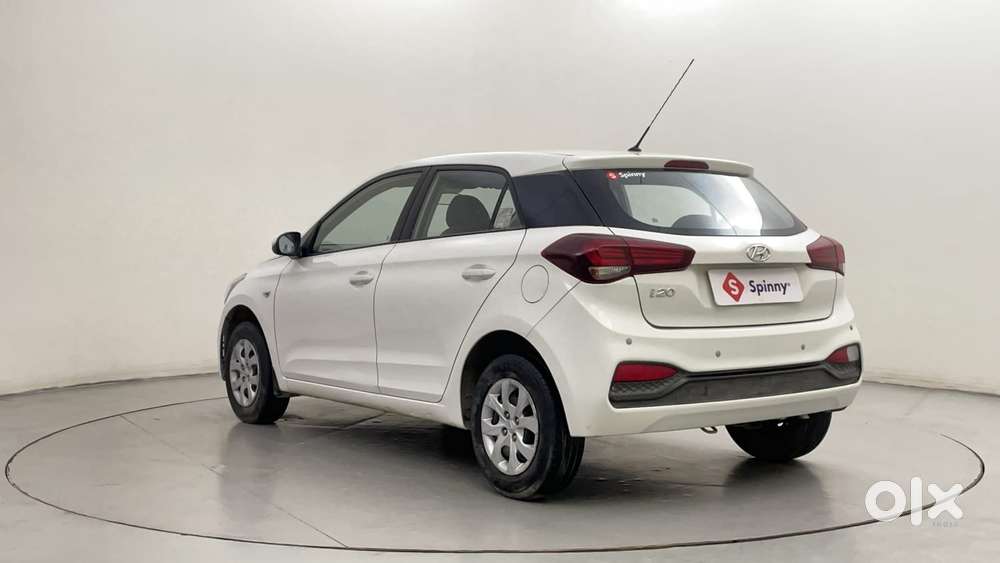Hyundai Elite I20 1.2magna Executive At, 2018, Petrol