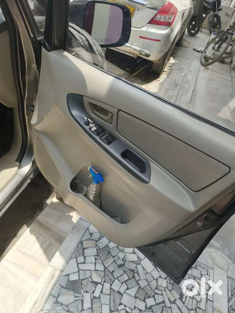 Toyota Innova Car