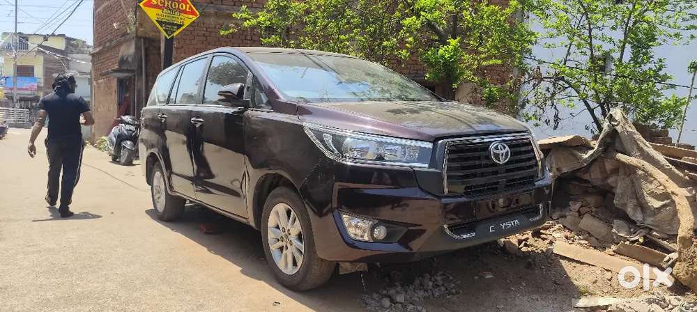 Toyota Innova Crysta 2.4 Mt 2016