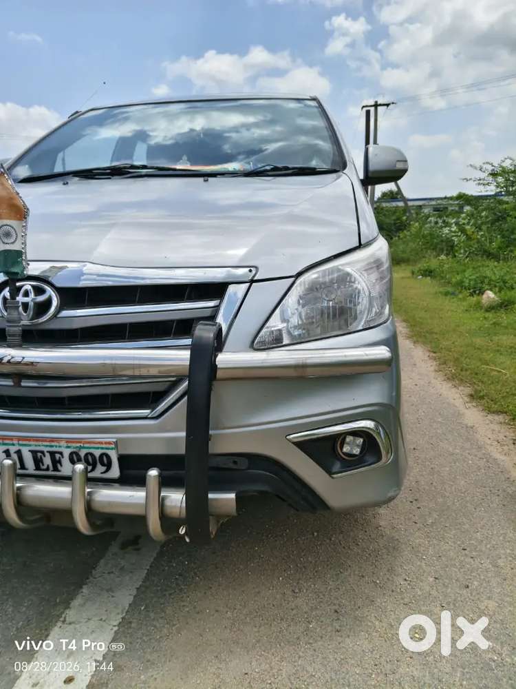 Urgent Sale Toyota Innova Vx 2015 2nd Owner