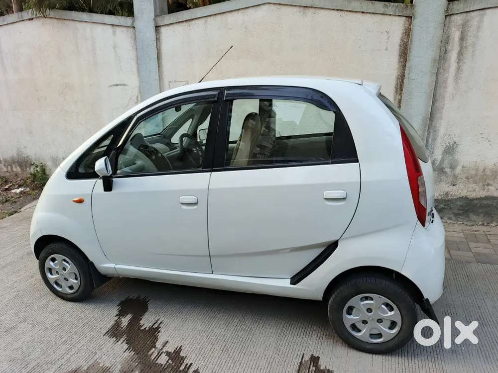 Pune Traffic King: Tata Nano Genx Xta (automatic)  Top Condition