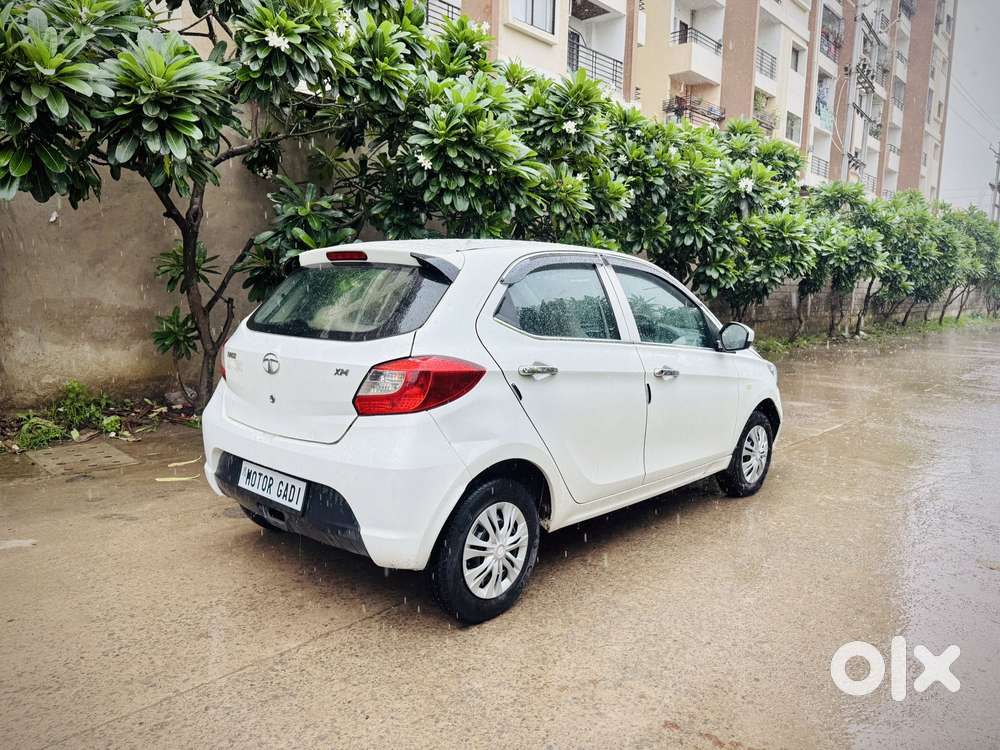 Tata Tiago, 2017, Petrol