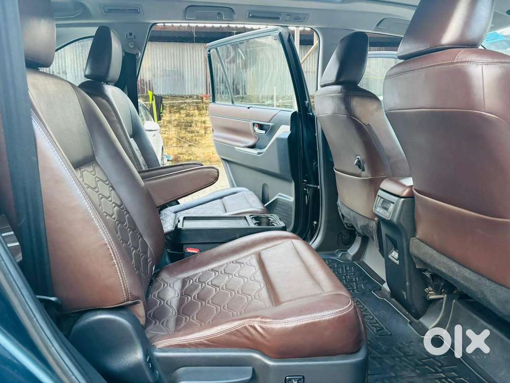 Toyota Innova Hycross 2.0 Zx (o) Hybrid 7 Str, 2023, Petrol