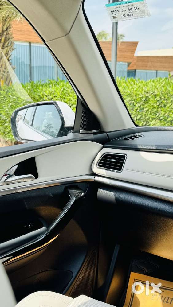 Mahindra Xuv700 2.2 Ax 7 Diesel At Luxury Pack Str, 2024, Diesel