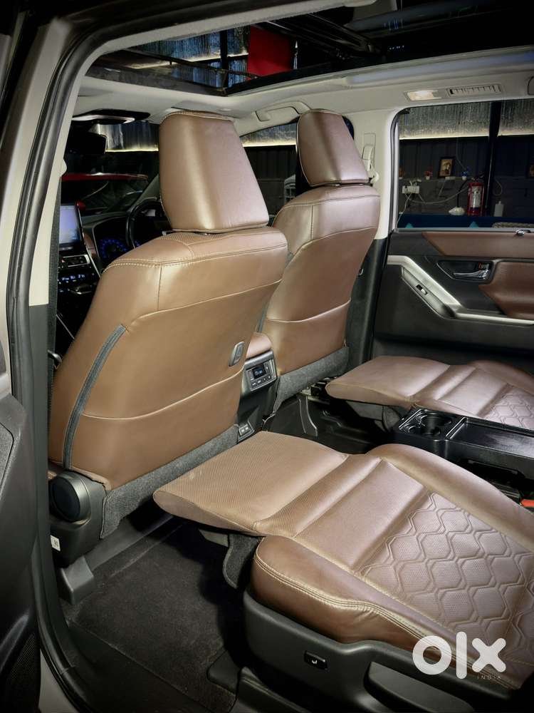 Toyota Innova Hycross 2.0 Zx (o) Hybrid 7 Str, 2023, Petrol