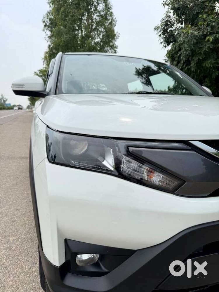 Maruti Suzuki Brezza 1.5 Vxi Smart Hybrid, 2025, Petrol
