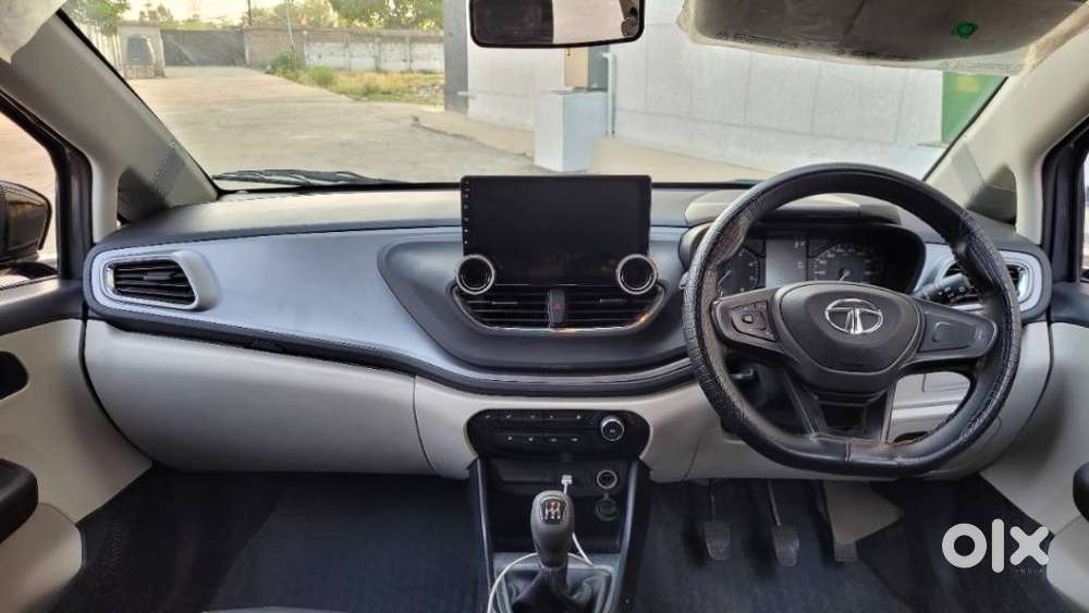 Tata Altroz 1.2 Xm Plus, 2022, Petrol