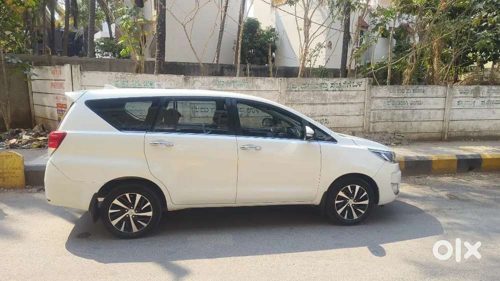 Toyota Innova Crysta 2016