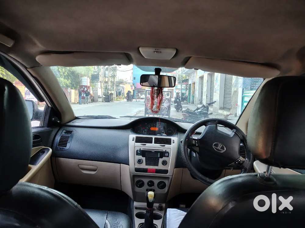 गाड़ी में कोई कमी नही है 85000 चली है 4 टायर सही है